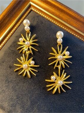Vintage Floral Gold and White Pearl Starburst Drop Earrings for Women